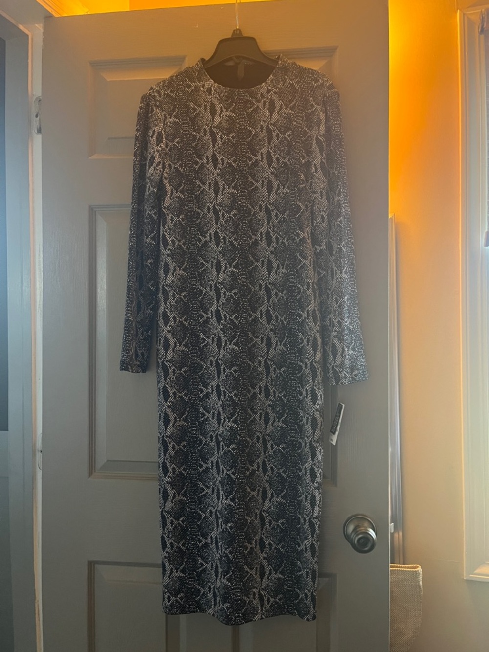 Snake Print Long Sleeve Midi Dress - Black & White